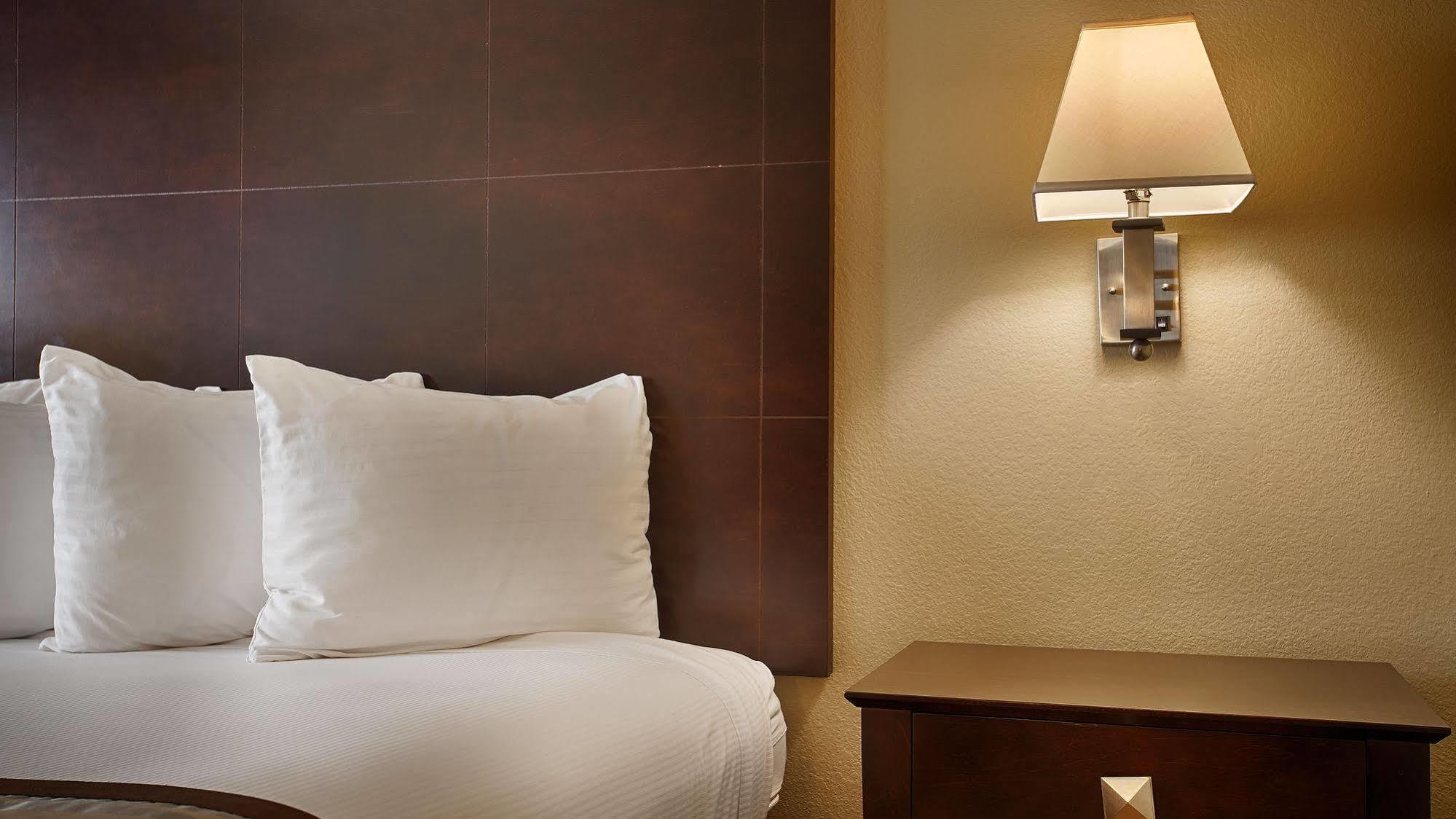 Best Western Plus Rancho Cordova Inn Buitenkant foto