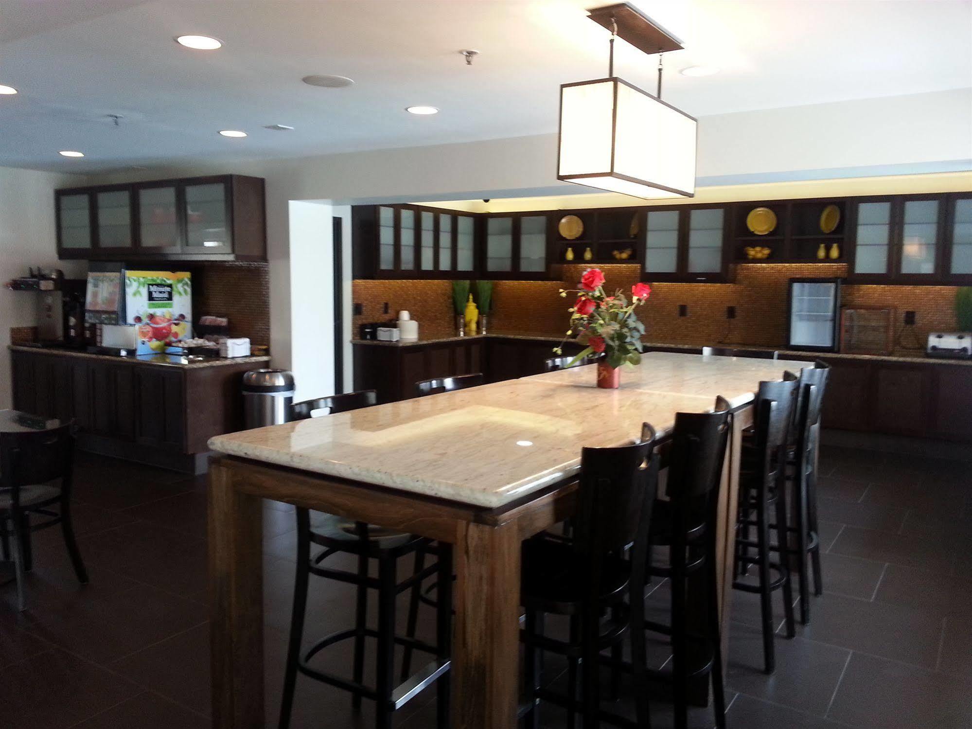 Best Western Plus Rancho Cordova Inn Buitenkant foto