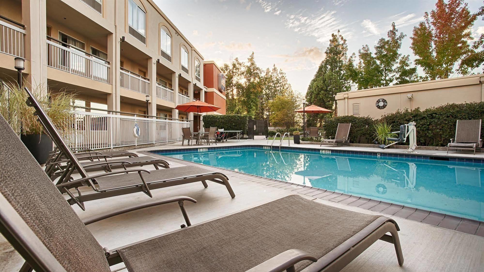 Best Western Plus Rancho Cordova Inn Buitenkant foto