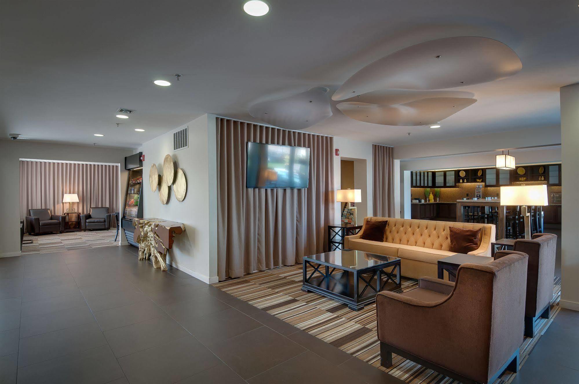 Best Western Plus Rancho Cordova Inn Buitenkant foto